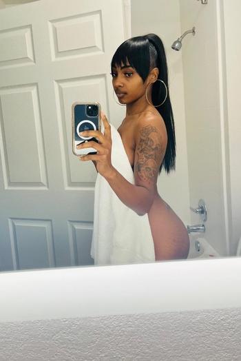 Moe, 26  female escort, Tuscaloosa